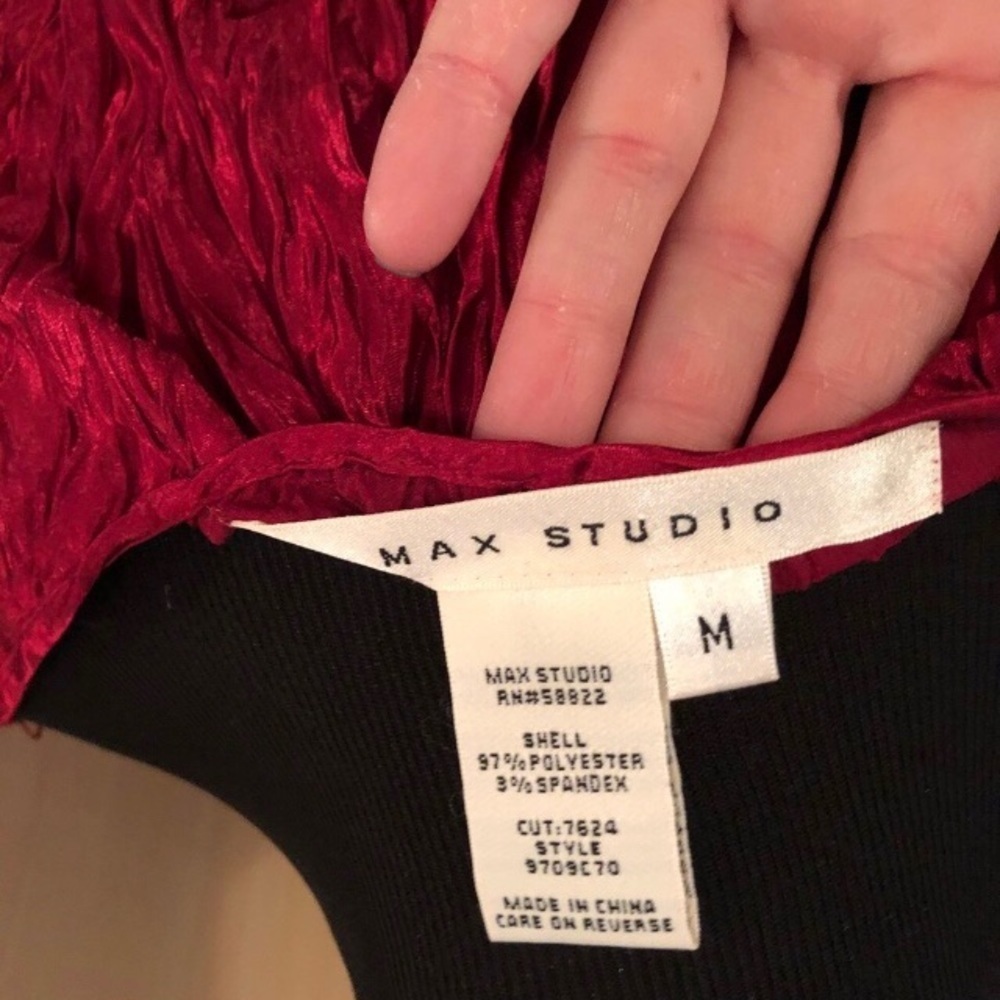 Max Studio deep red crinkle pleated tunic blouse - Picture 6 of 6